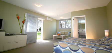 Fridays on the Beach, Byron Bay