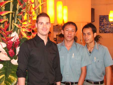 Dick's Cafe Bangkok, Bangkok